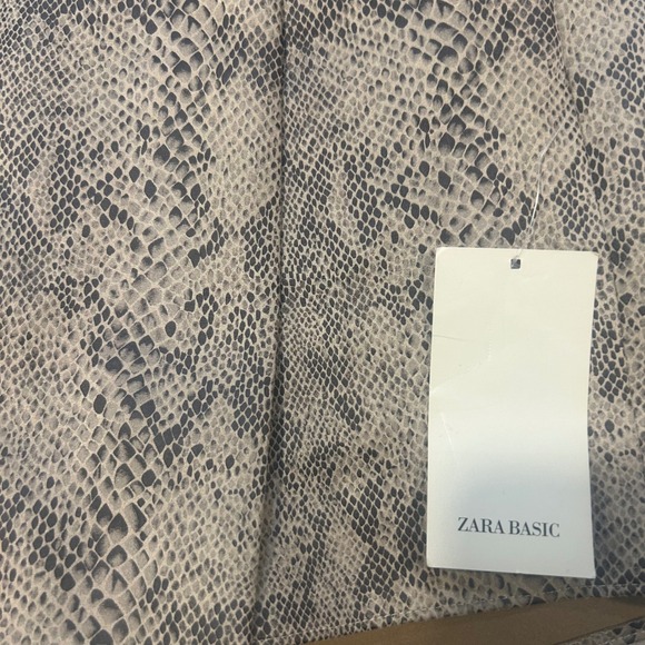 NWT Zara Basic Women's Skirt Shorts Large Snake Print Button Detail - Picture 8 of 8